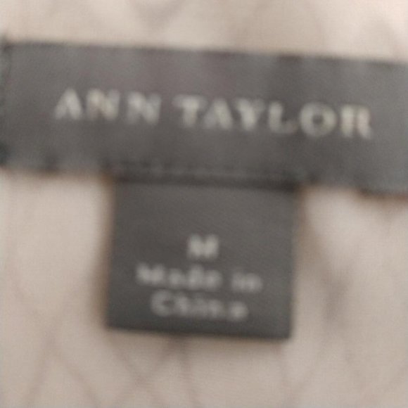 Ann Taylor Silk Sleeveless Blouse - Size M - Picture 4 of 7